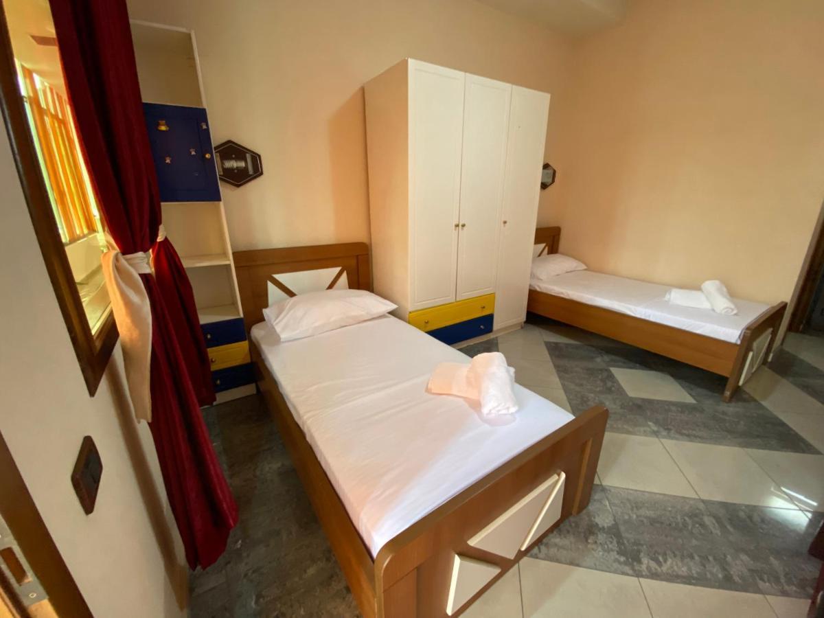 Hotel W Bush Square Fushe-Kruje Bagian luar foto