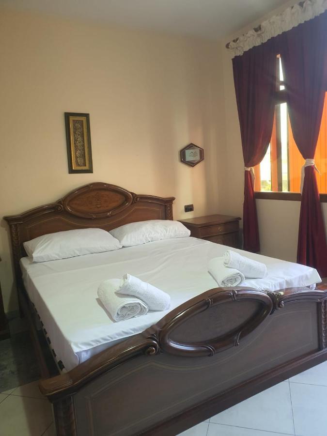 Hotel W Bush Square Fushe-Kruje Bagian luar foto