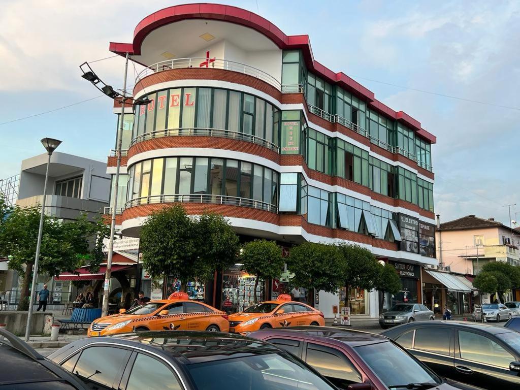 Hotel W Bush Square Fushe-Kruje Bagian luar foto